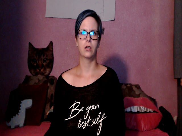 Live sex webcam photo for IamMiky #252329026