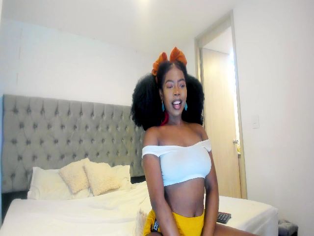 Live sex webcam photo for Afro__Goddess #264406735