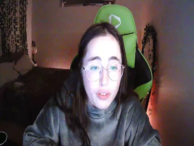 Live sex webcam photo for Sarah_Lily #264839680