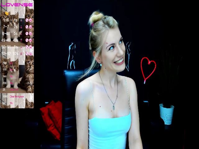 Live sex webcam photo for LiliManchest #253856588