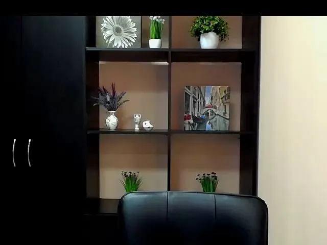 Live sex webcam photo for KailyMey #265001734