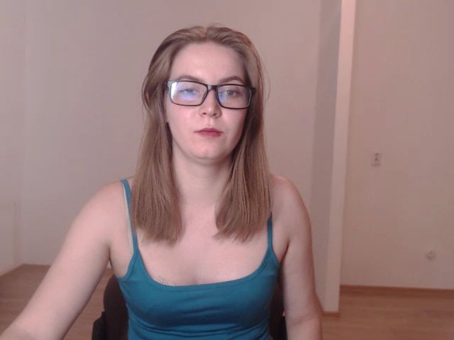 Live sex webcam photo for ALESSA_MOON #253223607