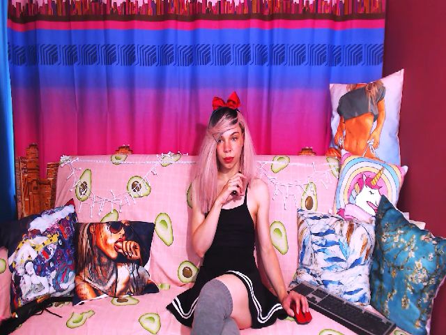 Live sex webcam photo for Lolly_Goddess #258127402