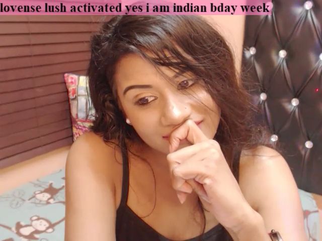 Live sex webcam photo for PARADISEQEEN #254680156