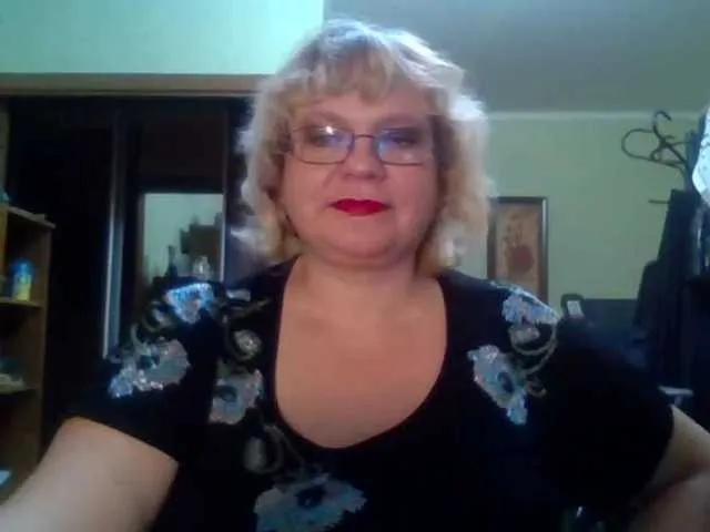 Live sex webcam photo for LOLA88888 #240941386