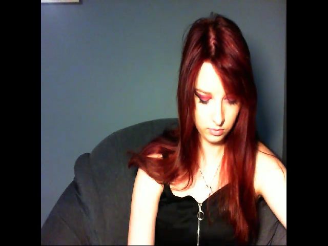 Live sex webcam photo for VirginLuna18 #257032588