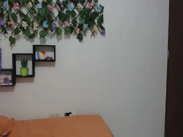 Live sex webcam photo for sofia_blake_ #254098741