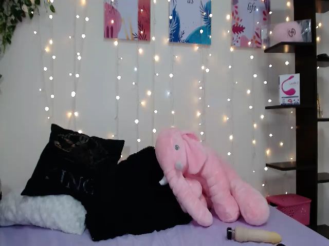 Live sex webcam photo for JOLIE_ABALO #260397765