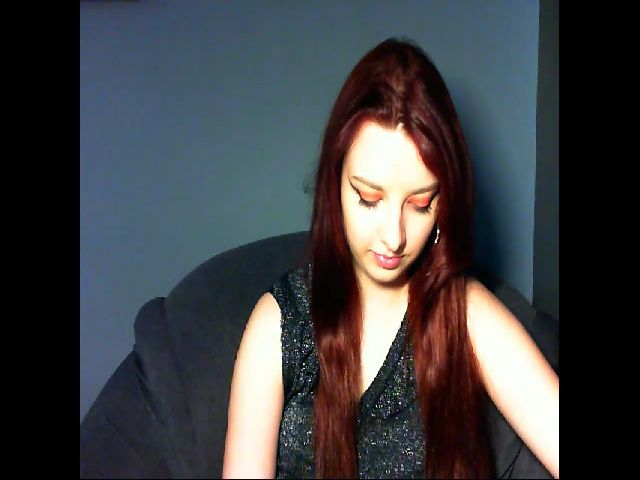 Live sex webcam photo for VirginLuna18 #253853994