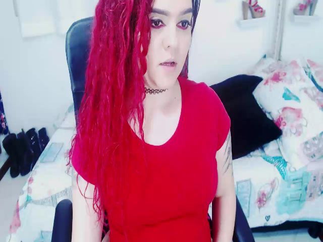 Live sex webcam photo for Twwiiggy #287851750