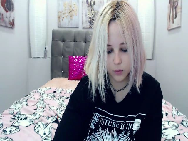 Live sex webcam photo for Helokit #259204466