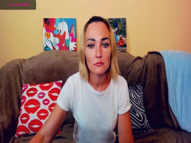 Live sex webcam photo for SecretDream #261287447