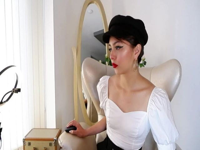 Live sex webcam photo for Anne_boleyn_ #257076366