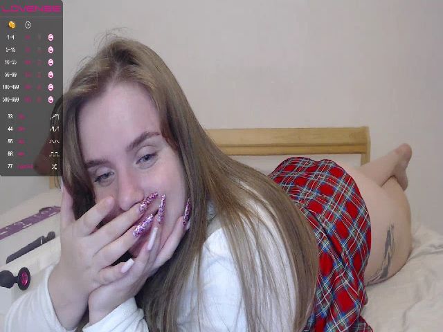 Live sex webcam photo for AliceSins1 #260261395