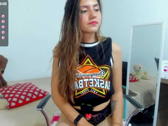 Live sex webcam photo for Diamond-Valer #254322063