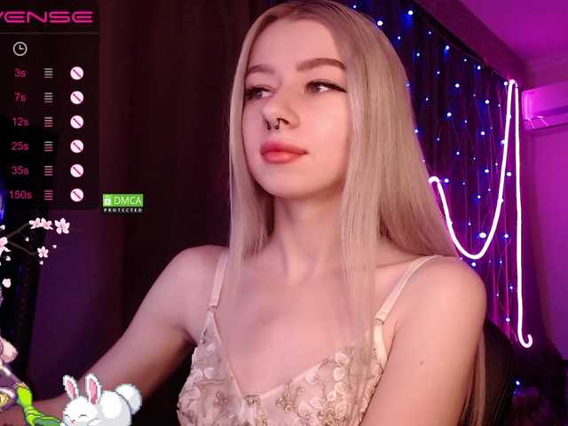 Live sex webcam photo for Annelitt #287948053