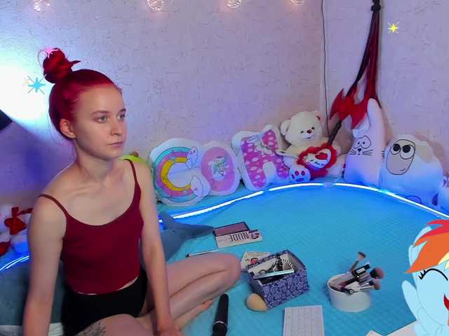 Live sex webcam photo for KiraLiLime #287990020