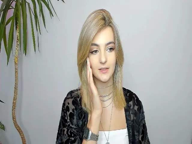 Live sex webcam photo for HelelGretta #263262306