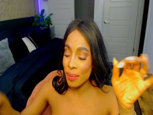 Live sex webcam photo for ArianaVenti #252458764