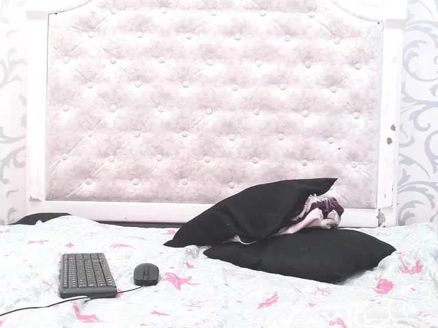 Live sex webcam photo for BonnieOwen #249116542