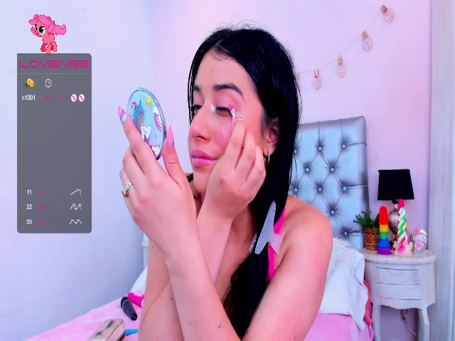 Live sex webcam photo for KallyMyller #257100409