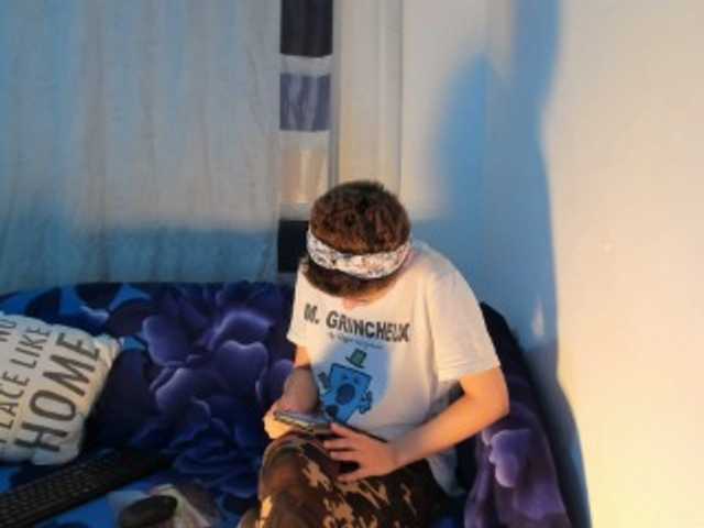 Live sex webcam photo for EllaRose29 #241106404