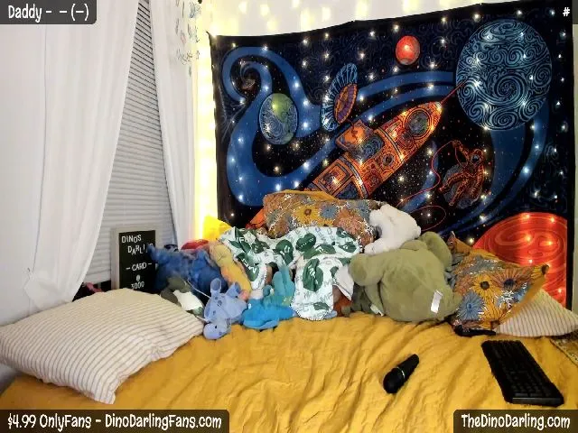 Live sex webcam photo for DinoDarling #262881910