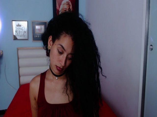 Live sex webcam photo for Jade_lee88 #253712187