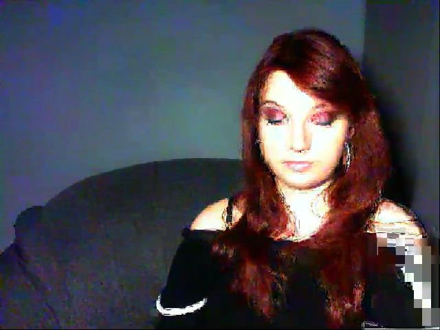 Live sex webcam photo for VirginLuna18 #255724220