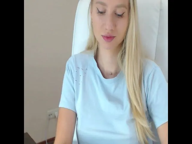 Live sex webcam photo for Miss_Sylvia #260712697