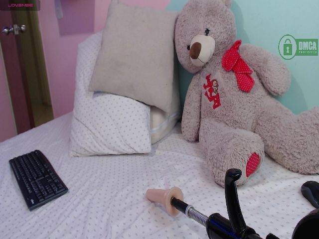 Live sex webcam photo for Valeria_sky #265010782