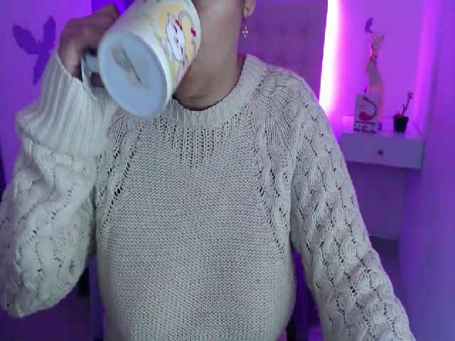 Live sex webcam photo for sweet__violet #253084055