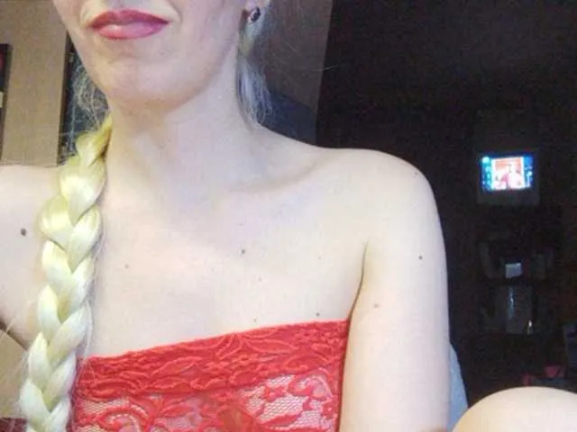 Live sex webcam photo for VIPGERL99 #241236422