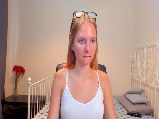 Live sex webcam photo for O1iv1a #253504834