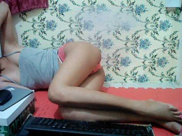 Live sex webcam photo for SexyRain22 #241810870