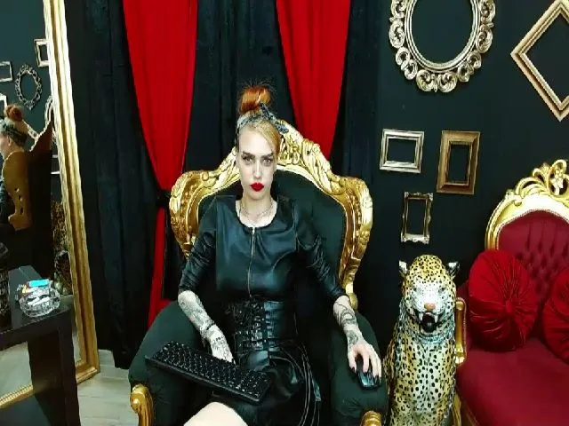Live sex webcam photo for Mistress_Hera #263271230