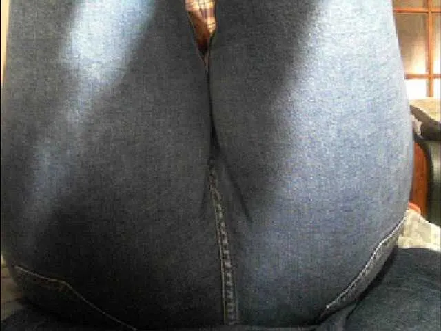 Live sex webcam photo for YourDesire36 #241166019