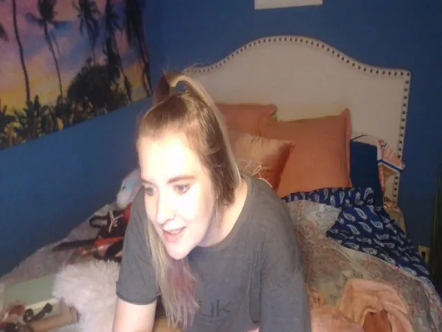 Live sex webcam photo for SnowWhiteXxxx #255692454