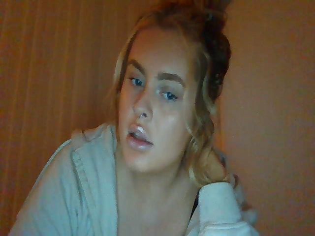 Live sex webcam photo for Hattiexox1 #262816902