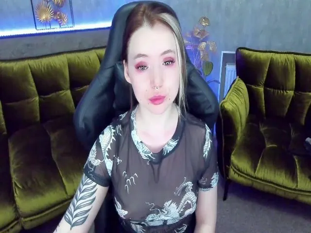 Live sex webcam photo for Helen_Mayer #256037704