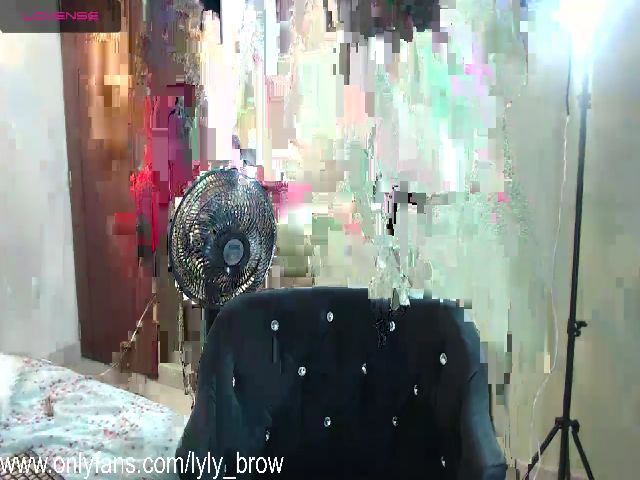 Live sex webcam photo for Lyly_brow #262352386