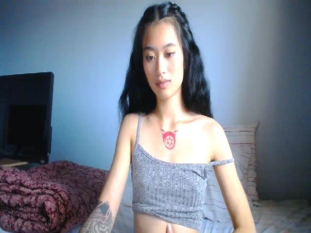 Live sex webcam photo for MsMoncler #259560441