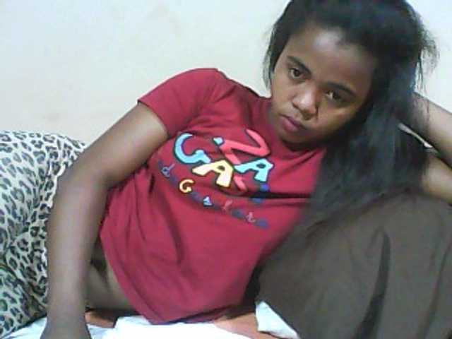 Live sex webcam photo for Malinciehot #241693390