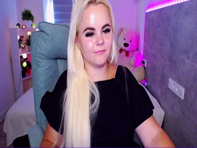 Live sex webcam photo for Jenni__fer #253641564