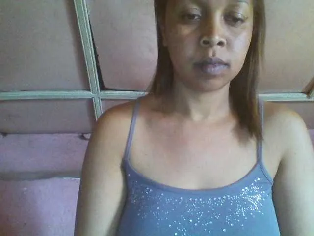 Live sex webcam photo for big-ass-sexy #254120688