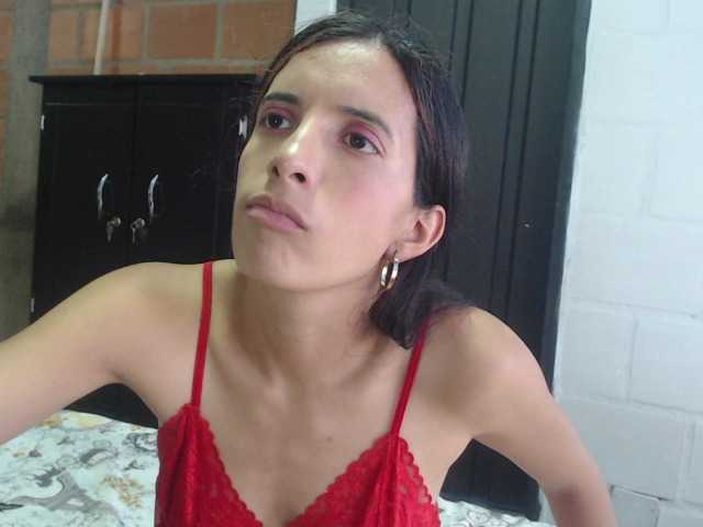 Live sex webcam photo for zoe-barnet #241810798