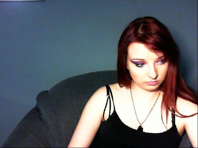 Live sex webcam photo for VirginLuna18 #259997599