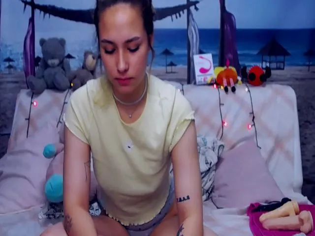 Live sex webcam photo for AlisMonrov18 #260526852