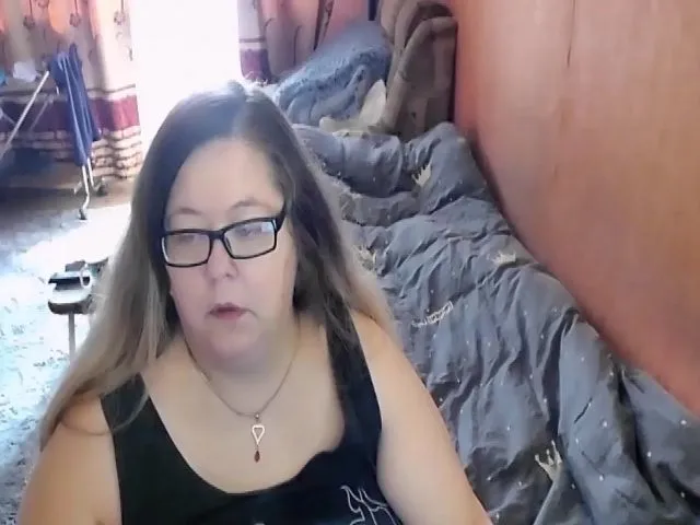 Live sex webcam photo for HotXXXGirl1 #259667694