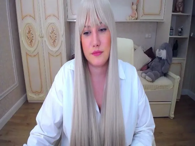 Live sex webcam photo for VeritableGirl #253789844